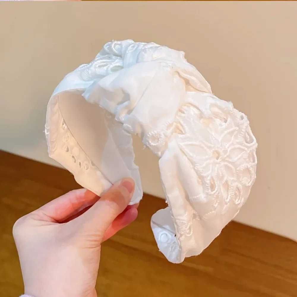 Headband Wide White With White Floral Embroidery, Lined Comfort